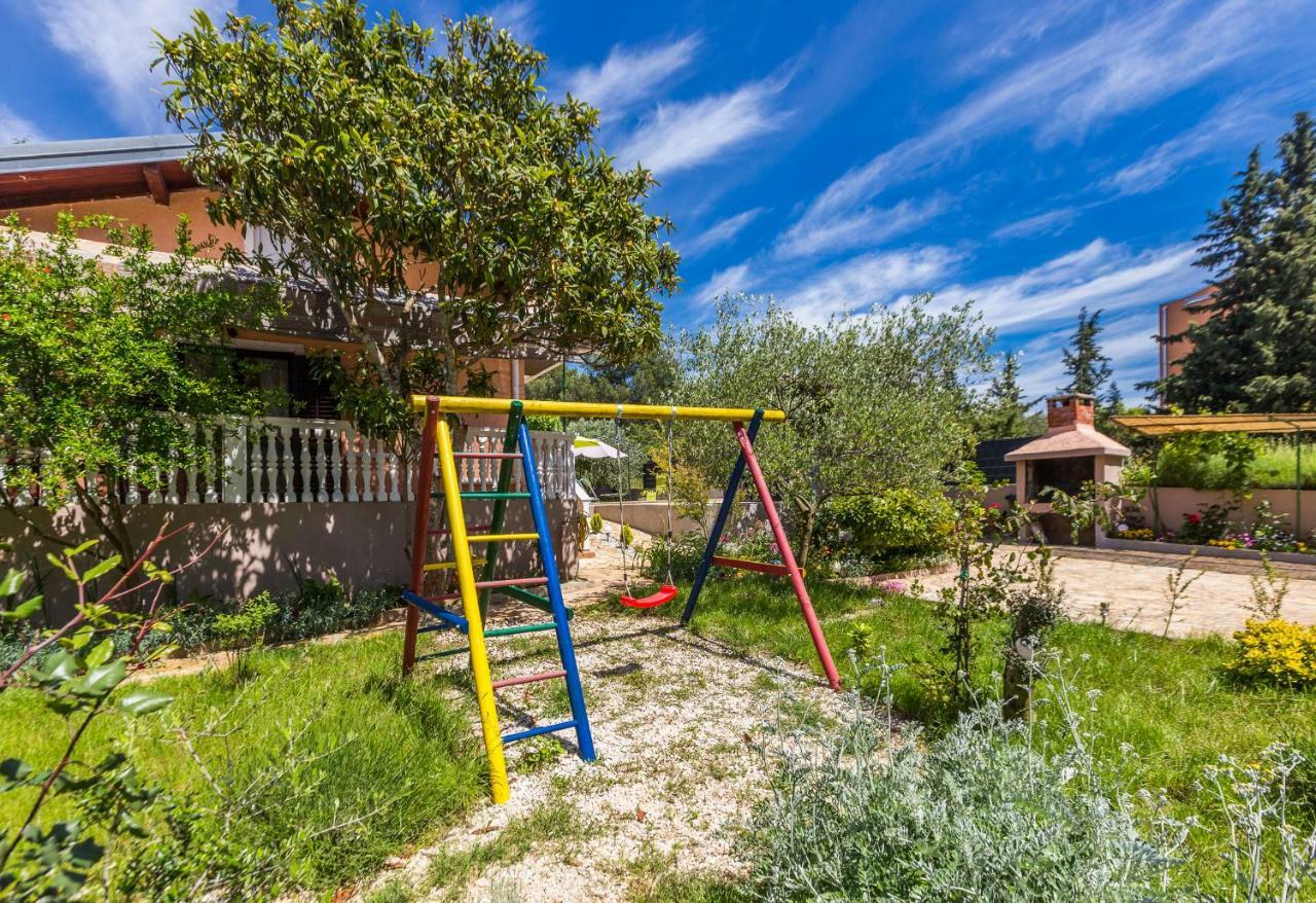 Holiday Home Flora Zadar Exterior foto